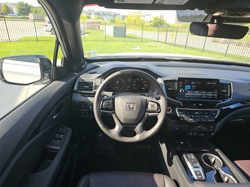 Used 2025 Honda Ridgeline Black Edition image 33