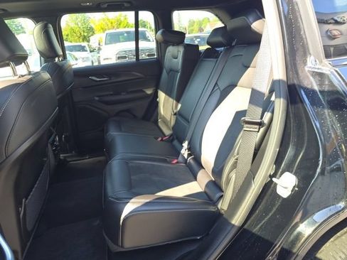 Certified 2025 Jeep Grand Cherokee Altitude AWD/4WD image 28