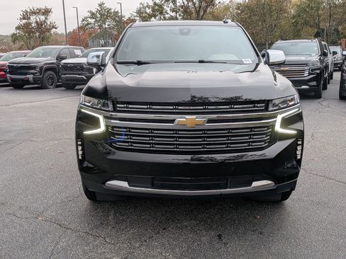Used 2021 Chevrolet Suburban Premier image 3