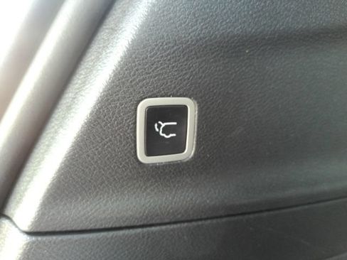 Used 2025 Chrysler Pacifica Select FWD image 27