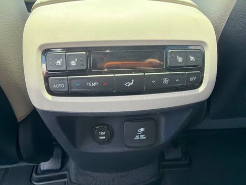 Used 2023 Hyundai Palisade Limited w/ Cargo Package FWD image 19