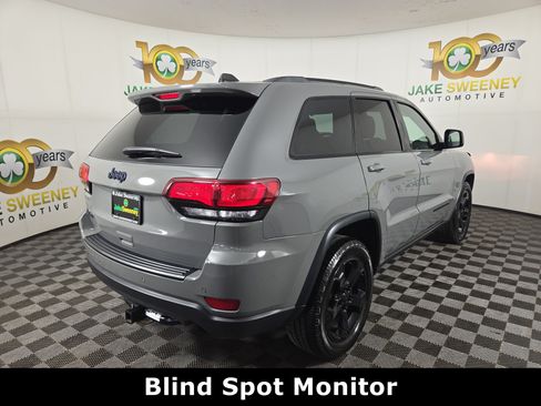 Used 2019 Jeep Grand Cherokee Laredo AWD/4WD image 10