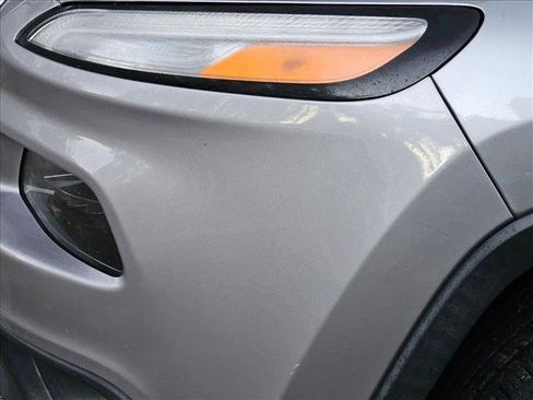 Used 2017 Jeep Cherokee Latitude w/ Safety/Convenience Group image 7