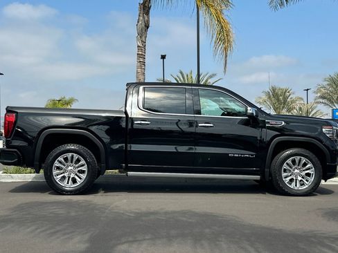 Used 2022 GMC Sierra 1500 Denali w/ Technology Package AWD/4WD image 3