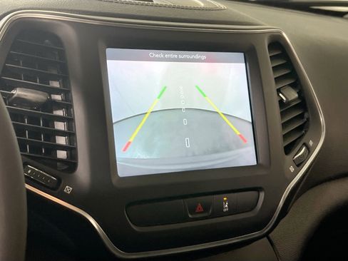 Used 2022 Jeep Cherokee Latitude w/ Sun & Sound Group image 13