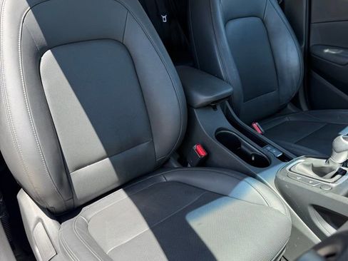 Used 2022 Hyundai Kona Limited FWD image 22