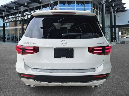 New 2026 Mercedes-Benz GLB 250 4MATIC image 4