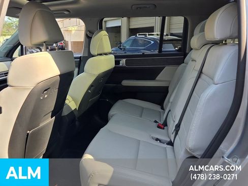 Used 2024 Hyundai Santa Fe Limited image 4