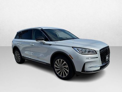 Used 2025 Lincoln Corsair Reserve w/ Rear Removable Package Tray image 3