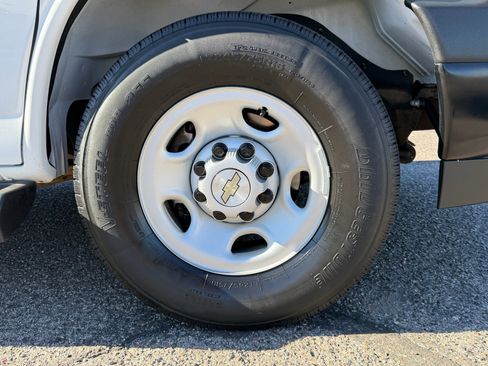 Used 2023 Chevrolet Express 3500 LS image 9