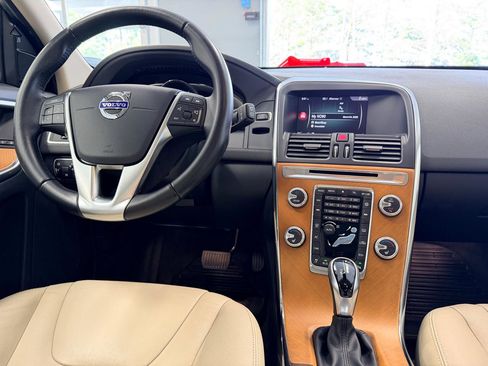 Used 2017 Volvo XC60 T5 Inscription w/ Preferred Option Package image 34