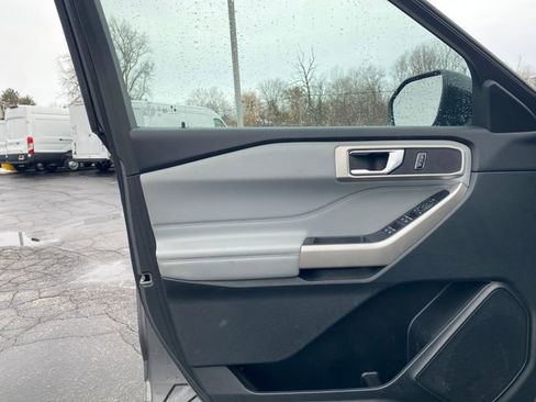 Used 2023 Ford Explorer XLT w/ Equipment Group 202A image 15