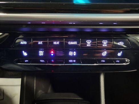 Used 2023 Chevrolet Bolt LT image 17