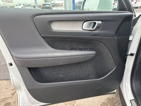 Certified 2025 Volvo XC40 B5 Core image 20