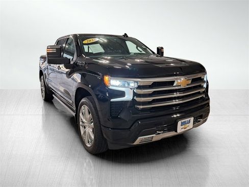 Certified 2025 Chevrolet Silverado 1500 High Country w/ High Country Premium Package image 3