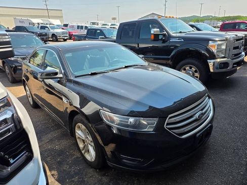 Used 2015 Ford Taurus SEL FWD image 2