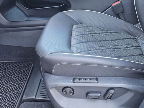 Used 2025 Volkswagen Atlas SEL Premium R-Line image 32