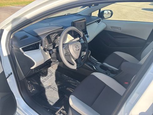 Used 2024 Toyota Corolla LE image 16
