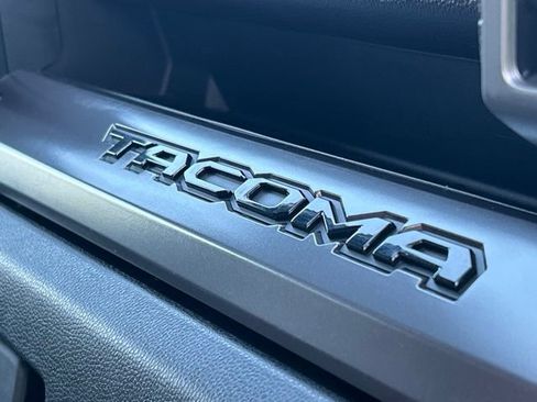 Certified 2024 Toyota Tacoma SR5 AWD/4WD image 35