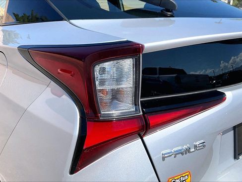 Used 2022 Toyota Prius XLE FWD image 30