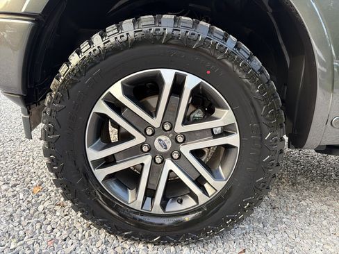 Used 2019 Ford F150 Platinum w/ Equipment Group 701A Luxury AWD/4WD image 10