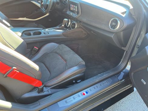 Used 2017 Chevrolet Camaro ZL1 image 36