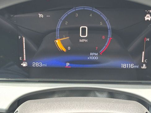 Used 2025 Chevrolet Trax LT FWD image 35