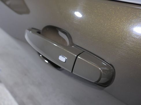 Used 2024 Chevrolet Equinox LT w/ LPO, Floor Liner Package FWD image 10
