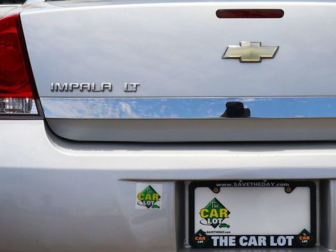 Used 2011 Chevrolet Impala LT FWD image 19