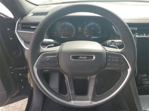 New 2025 Jeep Grand Cherokee L Limited w/ Luxury Tech Group II image 23