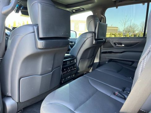 Used 2023 Lexus LX 600 4WD w/ Luxury Package image 23