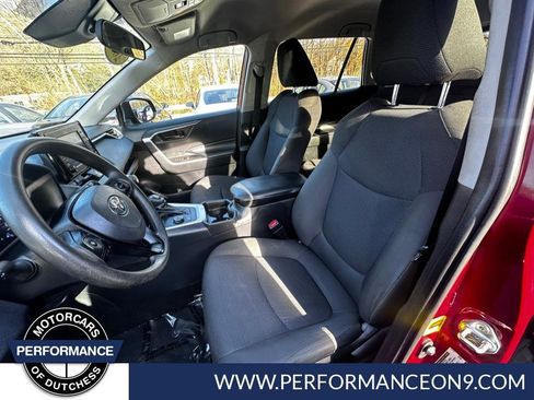 Used 2019 Toyota RAV4 LE w/ Carpet Mat Package image 13