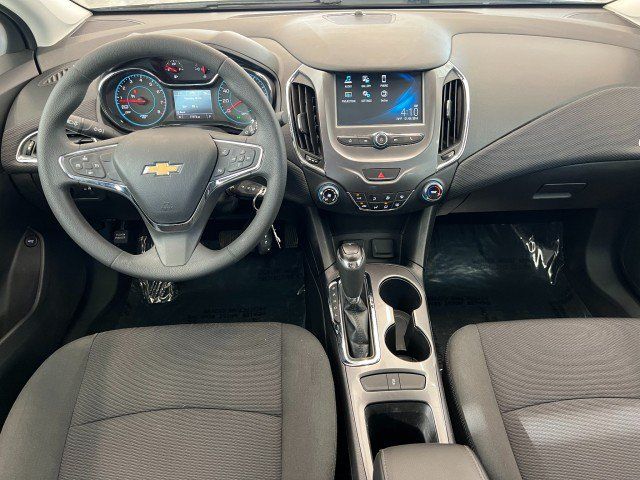 Used 2016 Chevrolet Cruze LT FWD image 16
