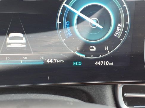 Used 2024 Hyundai Elantra Blue FWD image 25