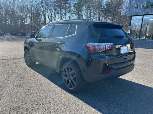 New 2026 Jeep Compass Latitude image 8