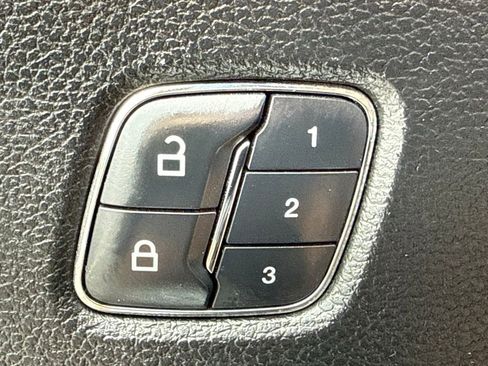 Used 2016 Ford F150 Lariat w/ Equipment Group 502A Luxury AWD/4WD image 22