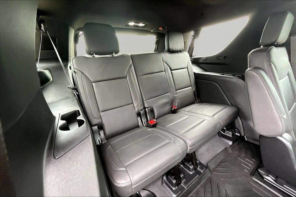 Used 2024 Chevrolet Tahoe Z71 w/ Luxury Package AWD/4WD image 28