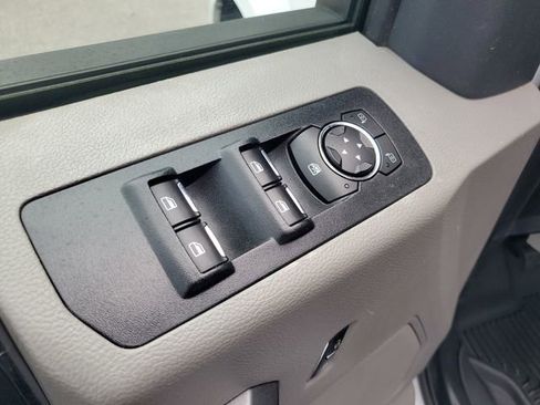 Used 2017 Ford F150 XLT w/ Equipment Group 302A Luxury image 9