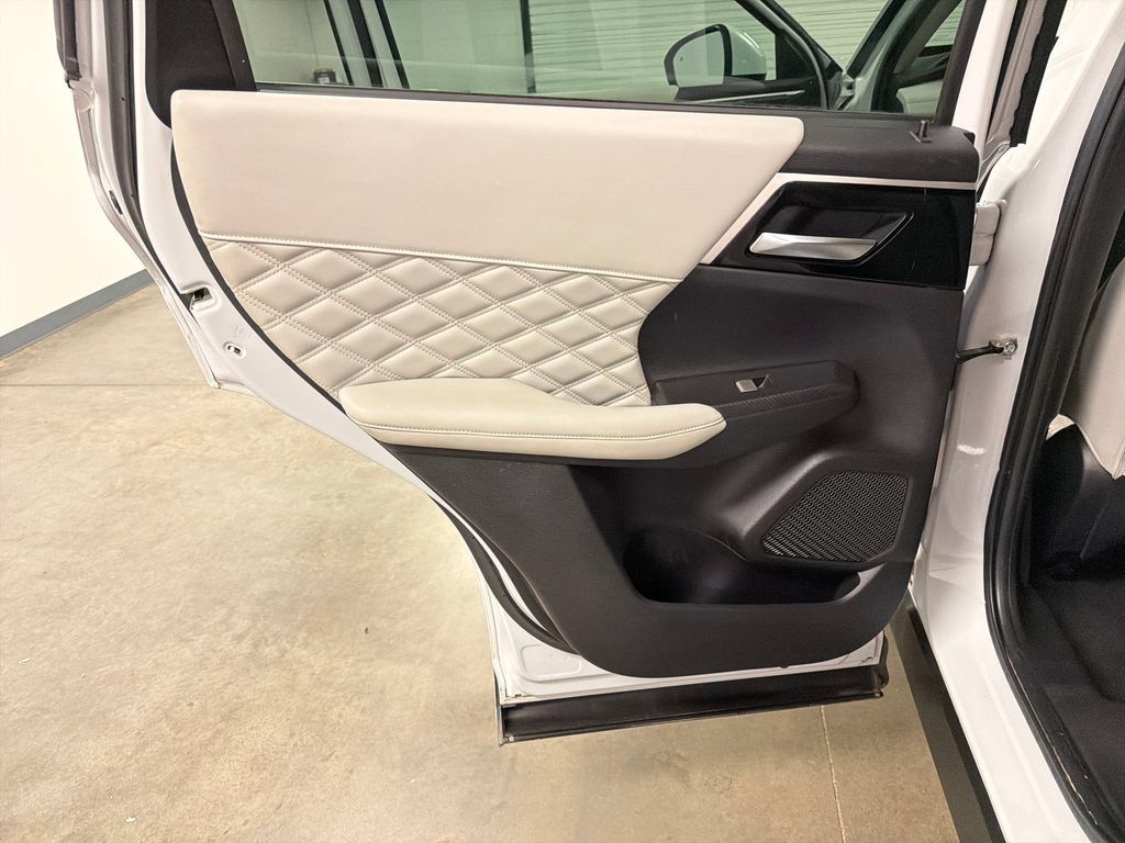 Used 2022 Mitsubishi Outlander SEL AWD/4WD image 25