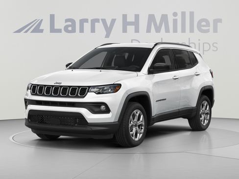 Used 2025 Jeep Compass Limited AWD/4WD image 2