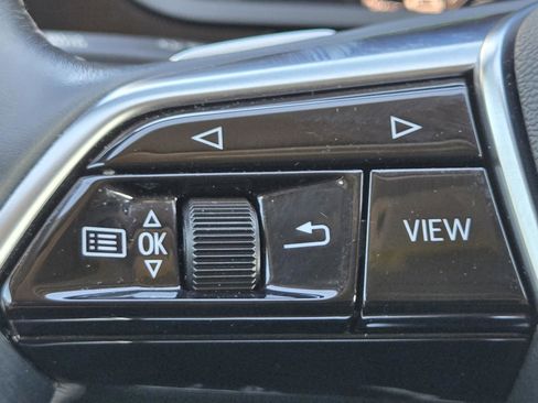 Used 2022 Audi e-tron Premium image 21