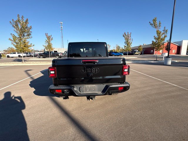 Used 2021 Jeep Gladiator Overland AWD/4WD image 4