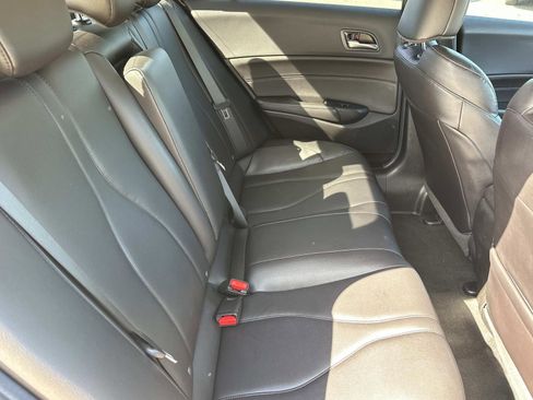 Used 2019 Acura ILX image 5