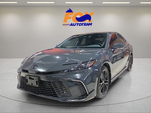 Certified 2025 Toyota Camry SE w/ Convenience Package FWD image 1
