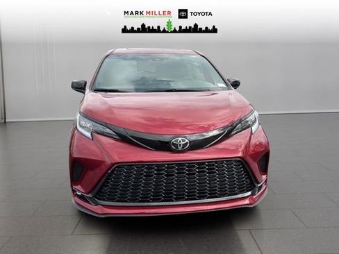 New 2026 Toyota Sienna XSE image 8