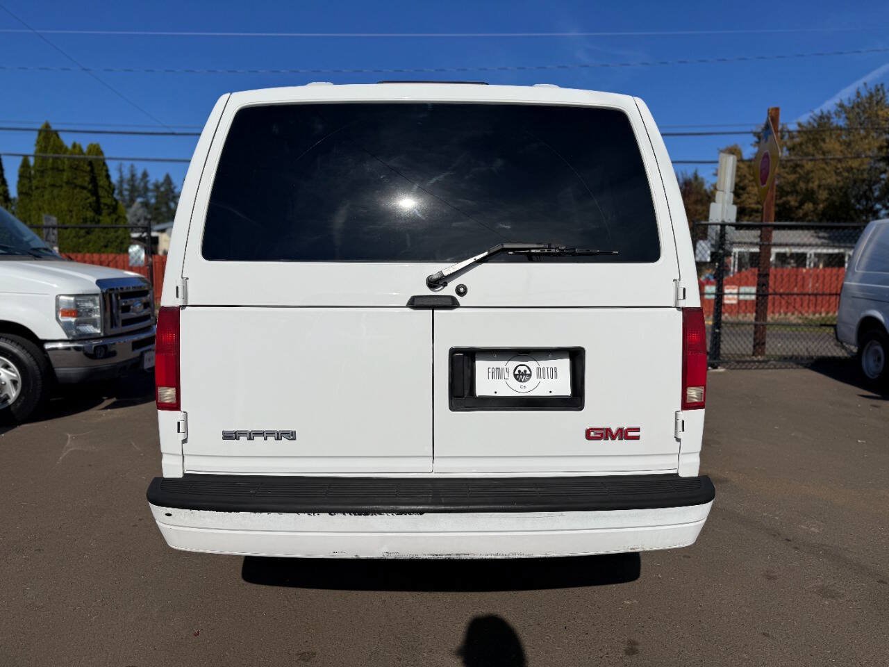 Used 2004 GMC Safari Passenger RWD image 7