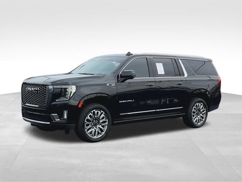 Used 2024 GMC Yukon XL Denali Ultimate AWD/4WD image 4