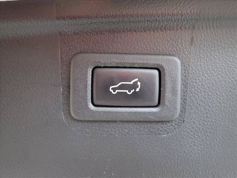 Used 2017 Subaru Outback 2.5i Premium AWD/4WD image 9