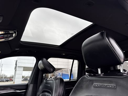 Used 2022 Jeep Grand Cherokee Overland image 28