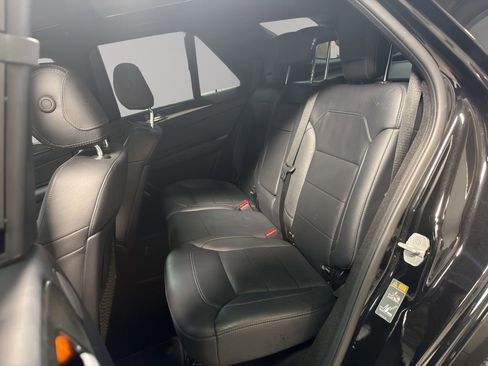 Used 2018 Mercedes-Benz GLE 43 AMG 4MATIC w/ Premium 2 Package image 19